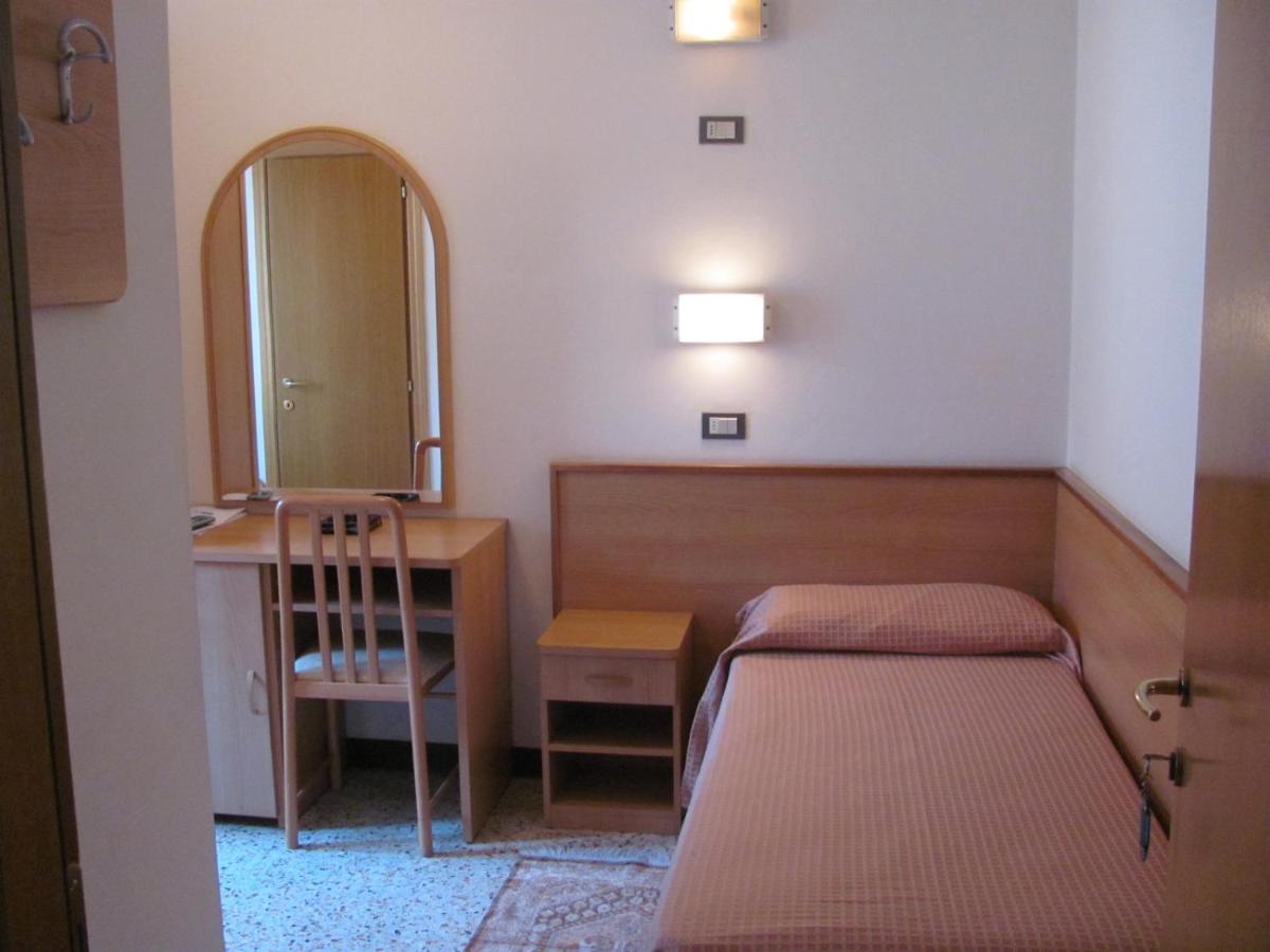 Albergo Moretti Σενιγκάλια Εξωτερικό φωτογραφία